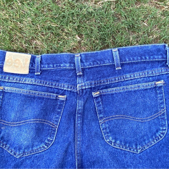Vintage 90s Lee Jeans | Size 18W-20W | 38” Waist x 32” Inseam | Long Mom Jeans - Picture 7 of 16